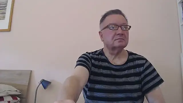 Snapshot of YOU6me chatting on September 22, 2025, 6:52 am YOU6me online show from September 22, 2025, 6:52 am