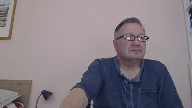 Snapshot of YOU6me chatting on September 21, 2025, 4:56 pm YOU6me online show from September 21, 2025, 4:56 pm