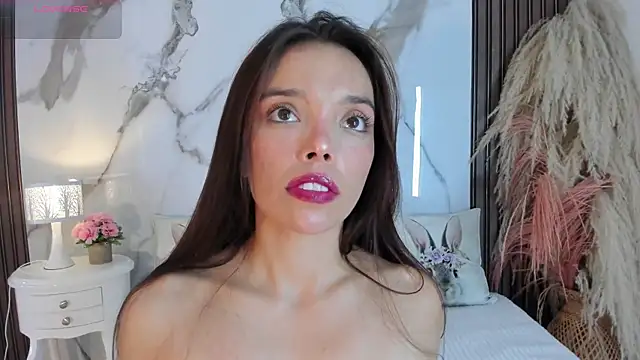 hannahill69 online show from March 28, 2026, 4:57 am