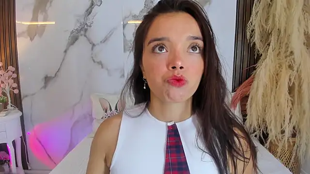 Snapshot of hannahill69 chatting on October 8, 2025, 4:47 am hannahill69 online show from October 8, 2025, 4:47 am