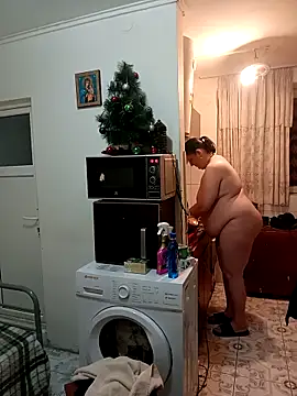 RidemerafSuzana online show from April 15, 2026, 7:58 pm