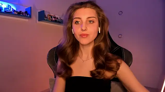CassiaBlade1 online show from February 19, 2025, 7:48 pm