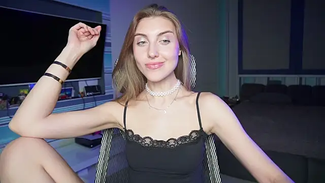 CassiaBlade1 online show from September 28, 2025, 4:58 pm