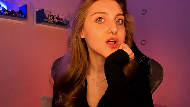 CassiaBlade1 online show from February 20, 2025, 7:30 pm