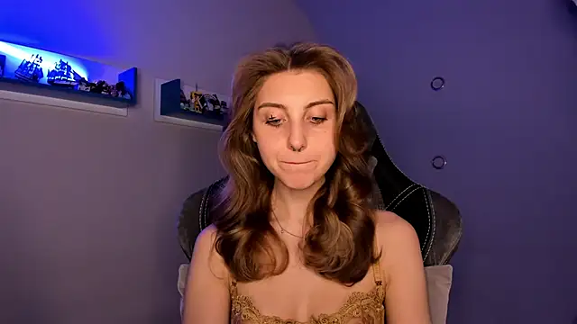 CassiaBlade1 online show from February 14, 2025, 7:33 pm