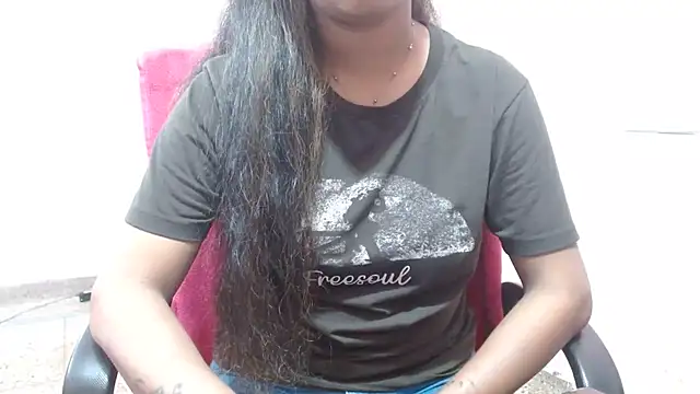 LovingPihu online show from March 18, 2025, 8:17 am