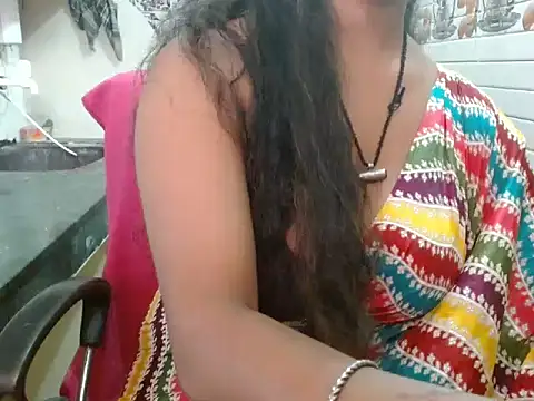 Snapshot of LovingPihu chatting on October 25, 2025, 6:01 am LovingPihu online show from October 25, 2025, 6:01 am