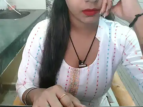 Snapshot of LovingPihu chatting on October 11, 2025, 5:41 am LovingPihu online show from October 11, 2025, 5:41 am