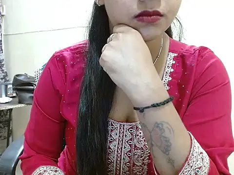 LovingPihu online show from April 10, 2026, 5:25 am