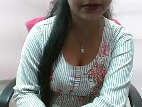 LovingPihu online show from February 24, 2025, 6:05 am