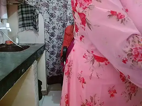 LovingPihu online show from February 13, 2026, 5:29 am