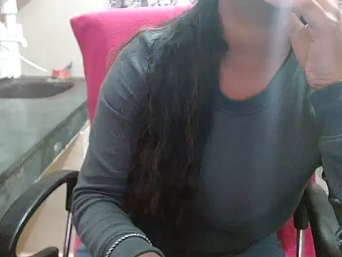 Snapshot of LovingPihu chatting on October 8, 2025, 5:31 am LovingPihu online show from October 8, 2025, 5:31 am