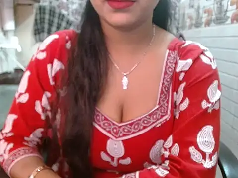 LovingPihu online show from February 10, 2026, 5:39 am