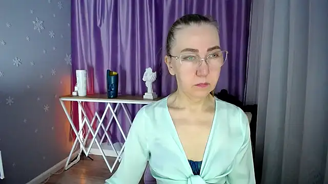 queen a n i online show from January 29, 2025, 7:57 am