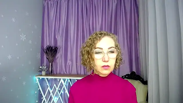 Snapshot of queen_a_n_i chatting on June 12, 2026, 10:57 am queen a n i online show from June 12, 2026, 10:57 am