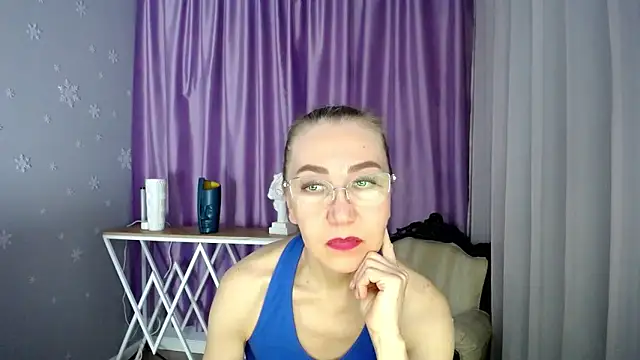 queen a n i online show from February 11, 2025, 11:09 am