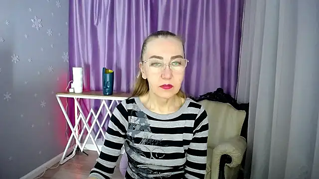 queen a n i online show from January 30, 2025, 12:27 pm