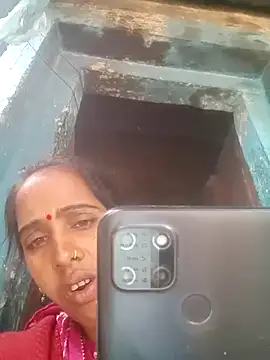 Snapshot of Mohni_Das chatting on December 21, 2025, 9:33 am Mohni Das online show from December 21, 2025, 9:33 am