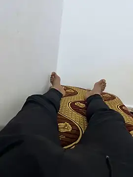 HHHHHxxn online show from April 24, 2026, 8:11 pm