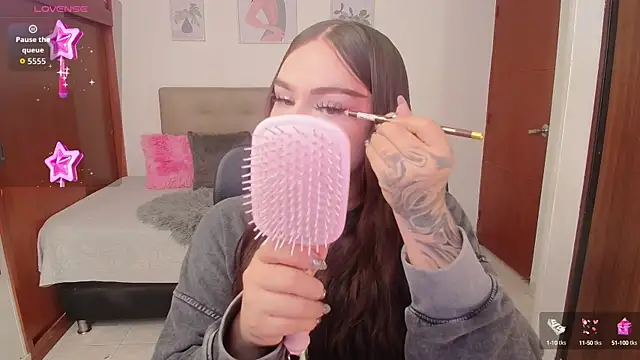 Snapshot of Miley_Baker chatting on October 13, 2025, 2:40 pm Miley Baker online show from October 13, 2025, 2:40 pm