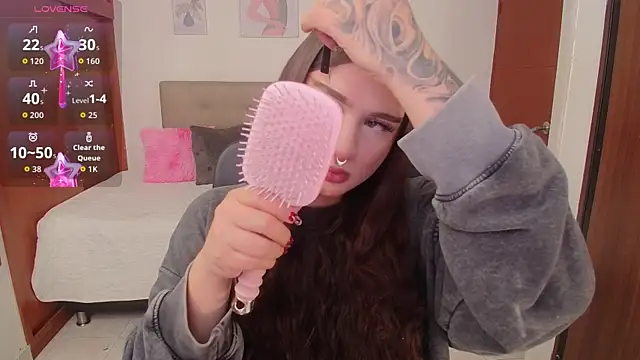 Snapshot of Miley_Baker chatting on October 20, 2025, 4:40 pm Miley Baker online show from October 20, 2025, 4:40 pm