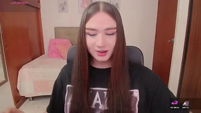 Miley Baker online show from November 26, 2025, 3:01 pm