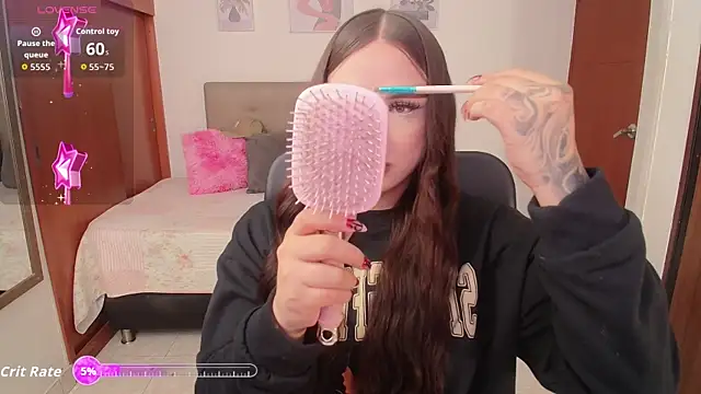 Snapshot of Miley_Baker chatting on October 28, 2025, 1:32 pm Miley Baker online show from October 28, 2025, 1:32 pm