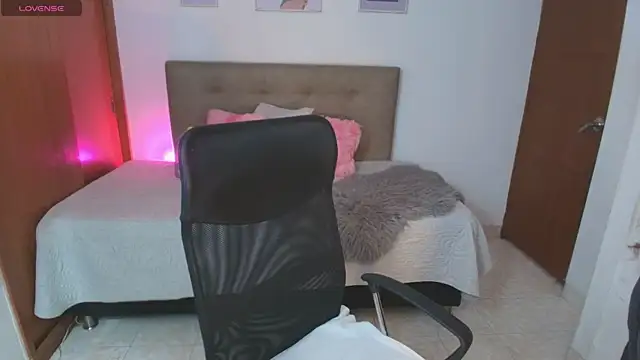 Miley Baker online show from April 14, 2026, 12:54 pm