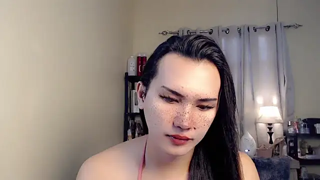 beatrice 21 online show from October 7, 2025, 2:23 am