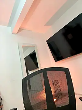 kem hott online show from September 17, 2025, 5:42 am