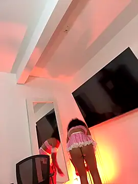 kem hott online show from September 14, 2025, 3:51 am