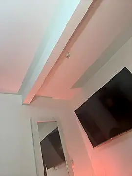 kem hott online show from October 5, 2025, 3:30 am