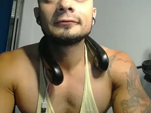 JacobJamess online show from February 4, 2025, 11:49 pm