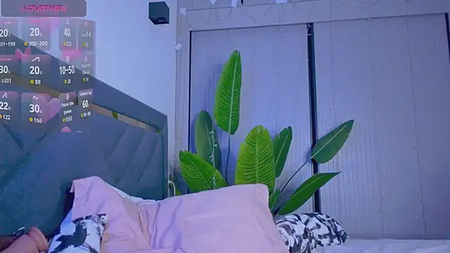 Snapshot of Mia_Tin chatting on January 31, 2026, 7:12 pm Mia Tin online show from January 31, 2026, 7:12 pm