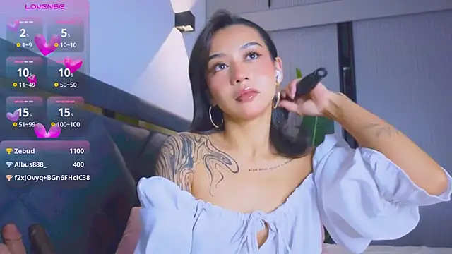 Mia Tin online show from October 25, 2025, 5:46 pm