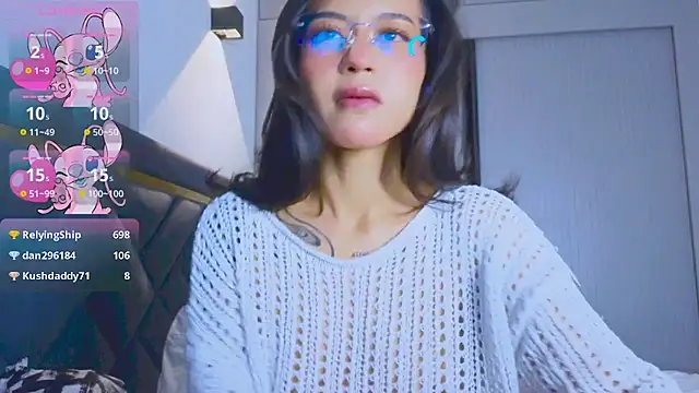 Mia Tin online show from November 15, 2025, 2:21 pm