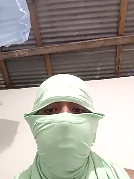 Snapshot of Xxmoonx chatting on September 27, 2025, 4:24 pm Xxmoonx online show from September 27, 2025, 4:24 pm