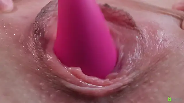 Courtney Luv online show from March 20, 2026, 11:22 am