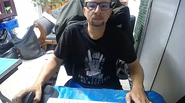 alexam galxh online show from February 25, 2025, 11:48 pm