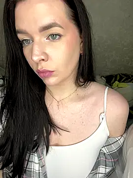 Snapshot of HellMoor chatting on September 27, 2025, 1:06 pm HellMoor online show from September 27, 2025, 1:06 pm