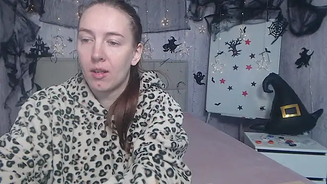 Snapshot of KaleyReed chatting on October 17, 2025, 8:17 am KaleyReed online show from October 17, 2025, 8:17 am