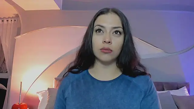 Nicolle W online show from February 27, 2026, 11:43 am