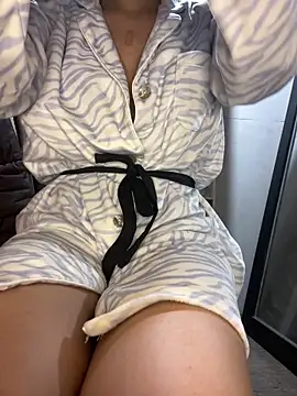 DulceMya6 online show from January 31, 2025, 1:01 am