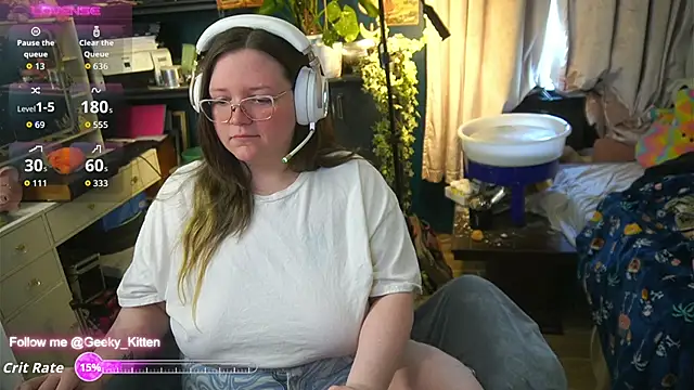 Geeky Kitten online show from September 14, 2025, 2:50 pm