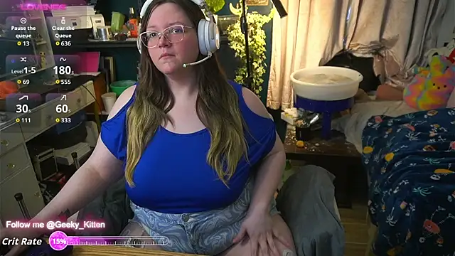 Geeky Kitten online show from September 12, 2025, 1:22 pm