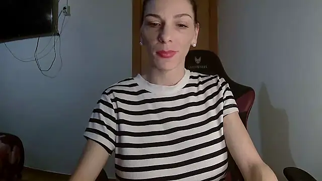 Snapshot of Vampirosa chatting on February 4, 2026, 7:42 pm Vampirosa online show from February 4, 2026, 7:42 pm