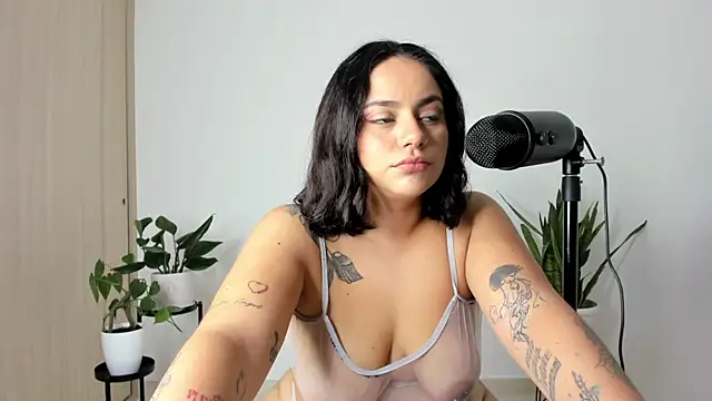 Snapshot of susy_angel chatting on November 30, 2025, 1:17 am susy angel online show from November 30, 2025, 1:17 am