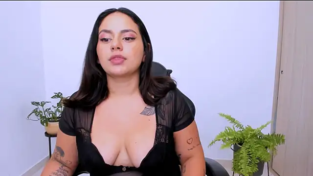 susy angel online show from June 1, 2026, 11:37 pm