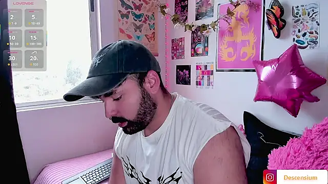 johnnyalx online show from November 13, 2025, 7:40 pm