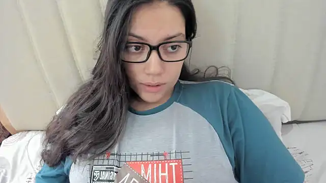 Snapshot of roniewester chatting on September 19, 2025, 1:15 pm roniewester online show from September 19, 2025, 1:15 pm